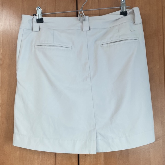 Nike golf tour performance dry fit ivory skort size 6 - Picture 2 of 4